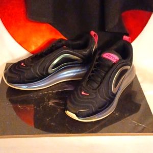 WS19- Nike Air Max 720 - Women's sz 9.5